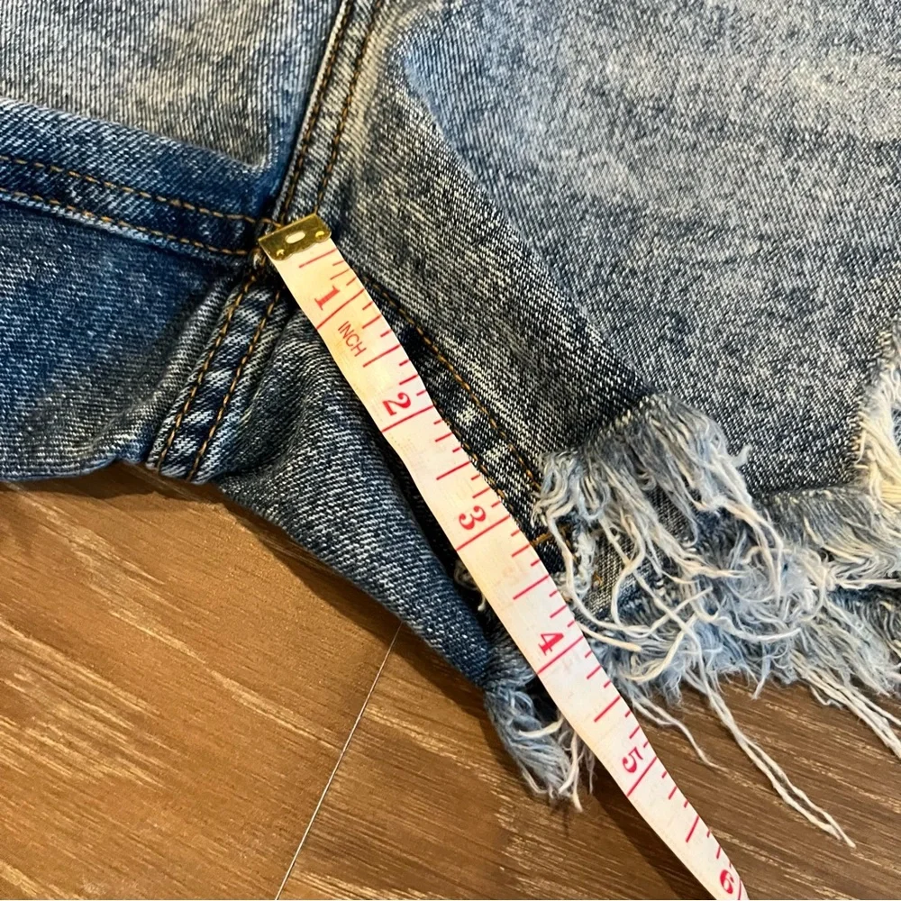 Wild Fable Women’s Denim Shorts Acid Wash Size 10 - Picture 4 of 7